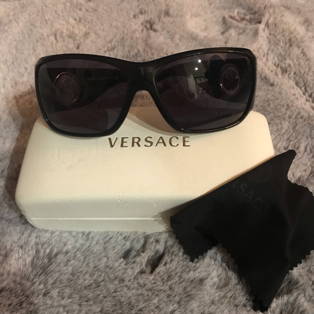 Versace Sunglasses MOD 4105